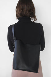 Tote N.18 - Negro Brillante Grueso