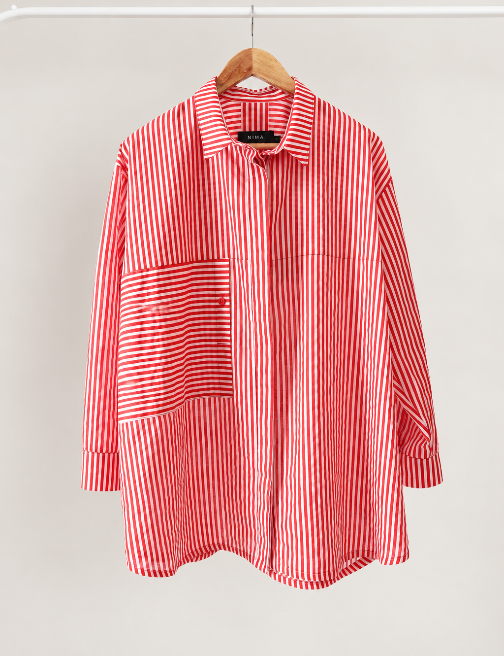 Camisaarayasrojasenpercheroblanco.png