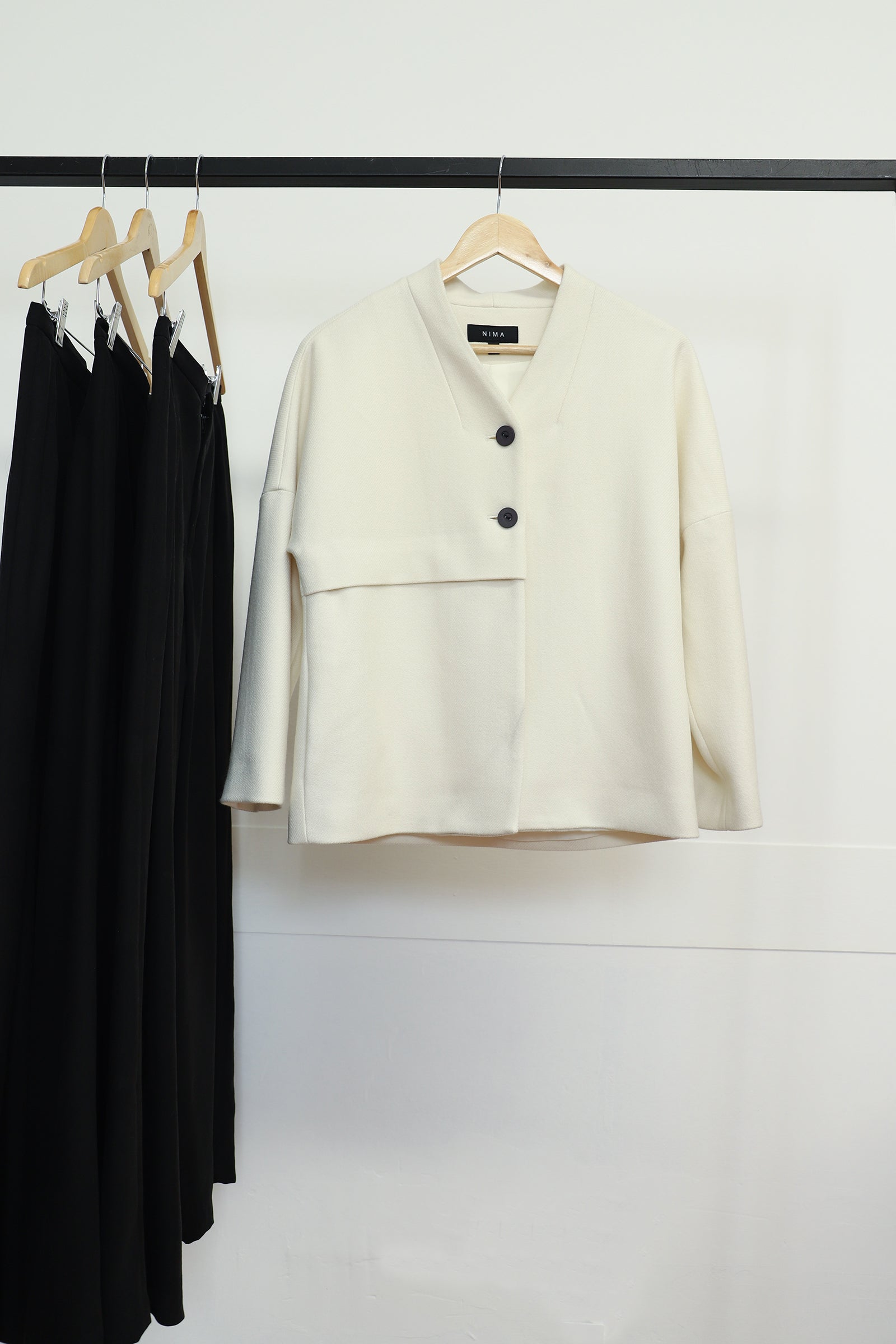 ChaquetaAIAblanca_4cd01a71-2cf0-48c2-b0a9-197843b2f35c.jpg