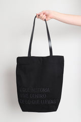 Tote ¿Qué historia vive dentro de lo que llevas?