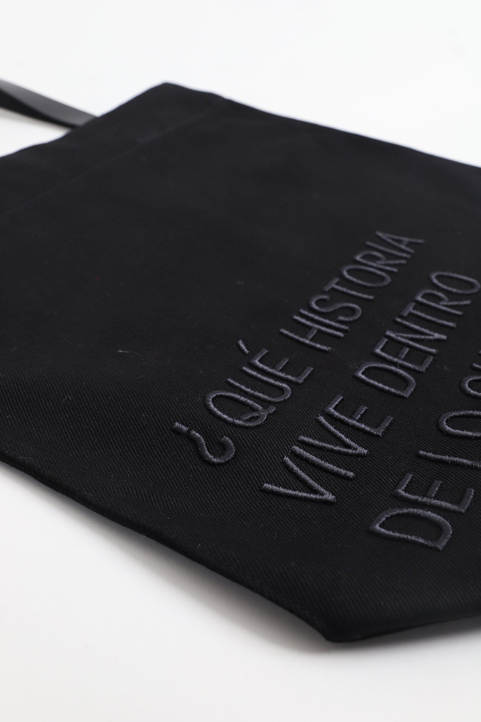 Tote ¿Qué historia vive dentro de lo que llevas?