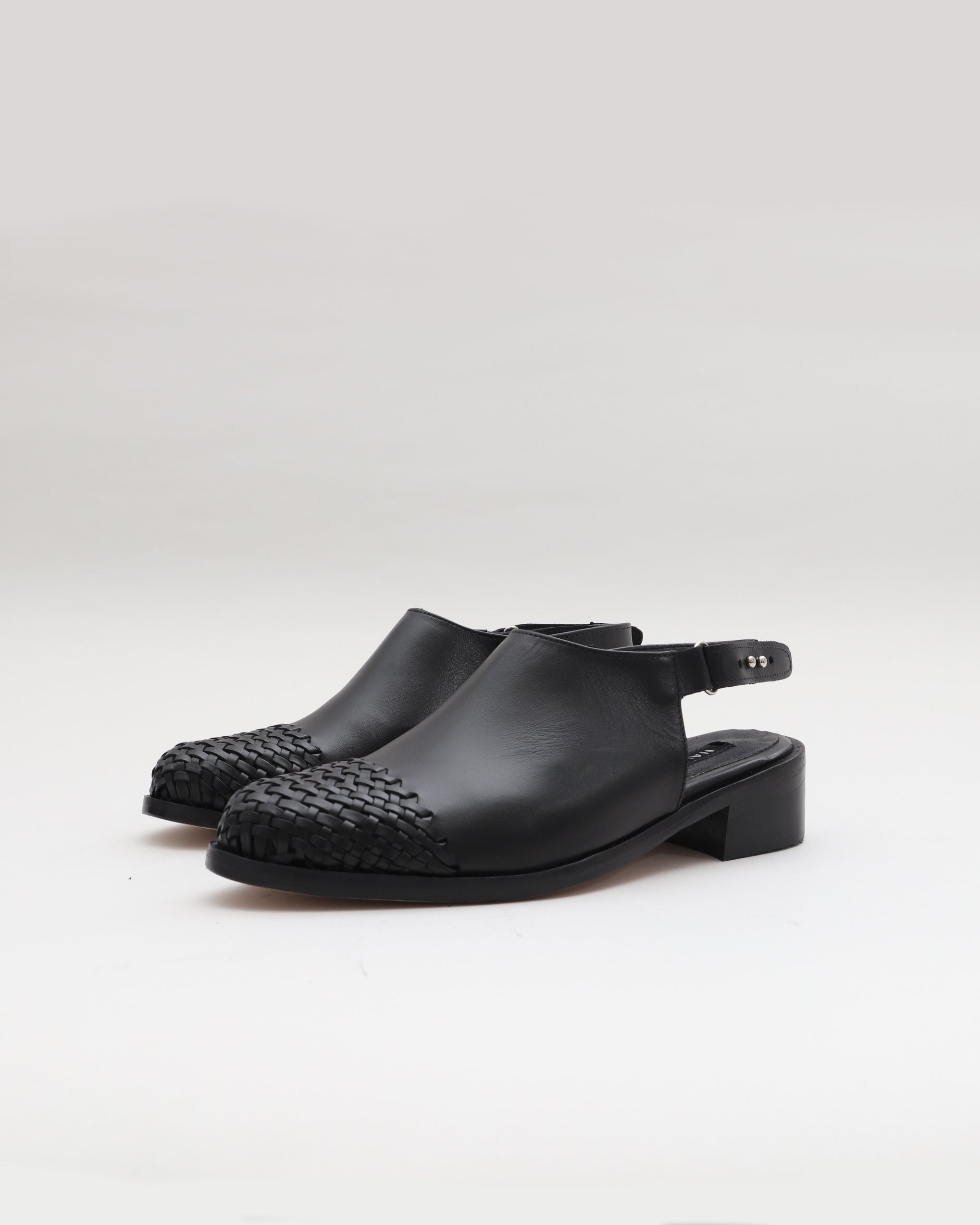 Zapato Trevo Negro