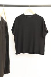 POLERA MOR NEGRA