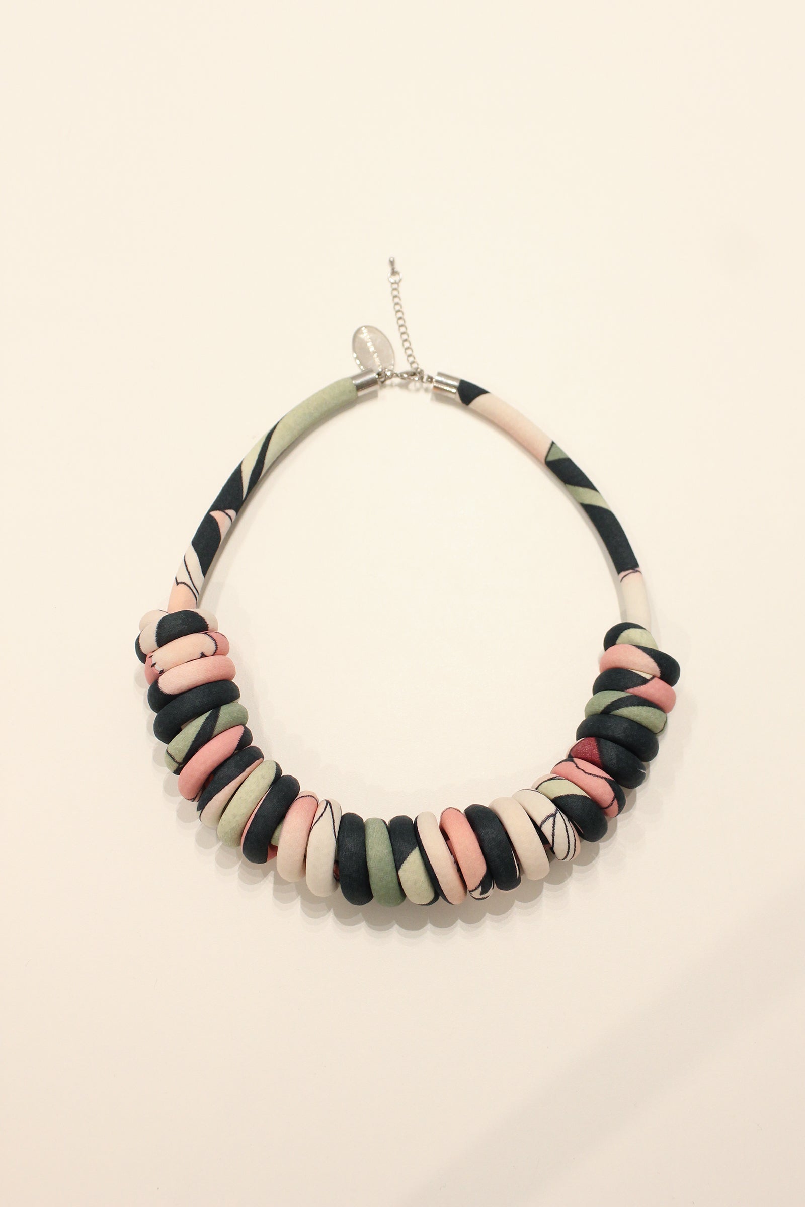 Collar Embarrilado Estampado Verdes