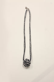 Collar Bola Rayado B/N
