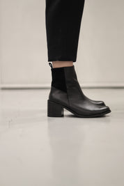 Botín Fuchsia Negro