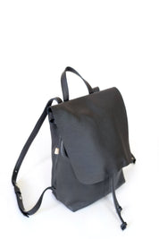 Mochila N.1 Mediana – Negro Grano Soft