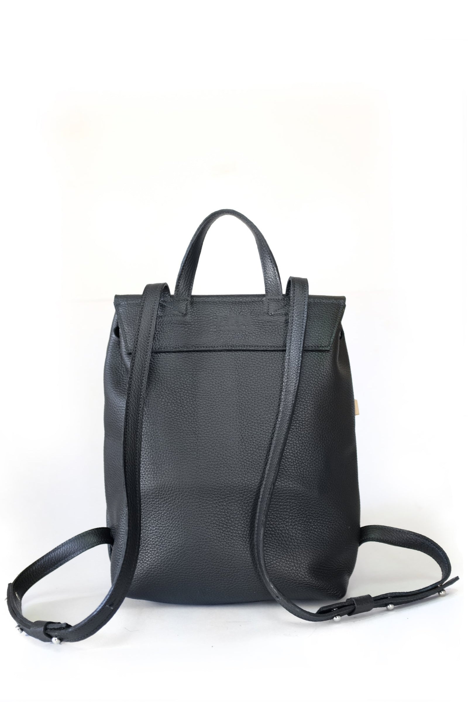 Mochila N.1 Mediana – Negro Grano Soft